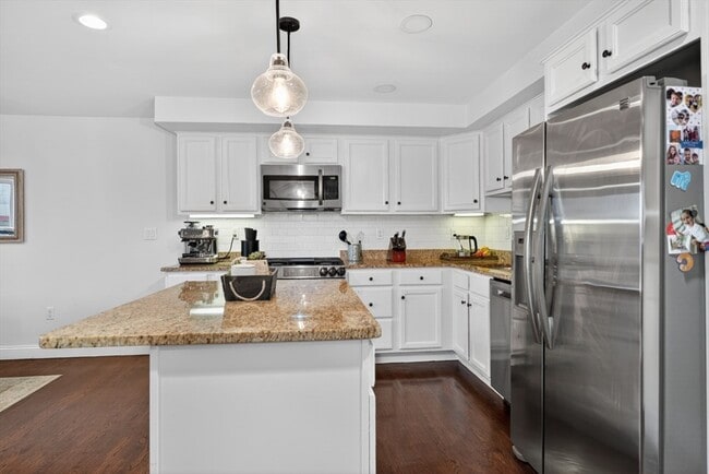 Building Photo - 24 Arsenal St