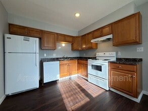 Building Photo - 520 N 4th St