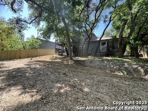Building Photo - 568 Lake Forest