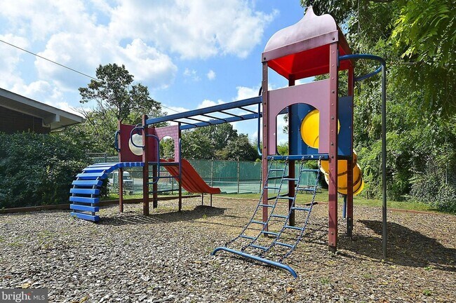 Playground - 11801 Rockville Pike