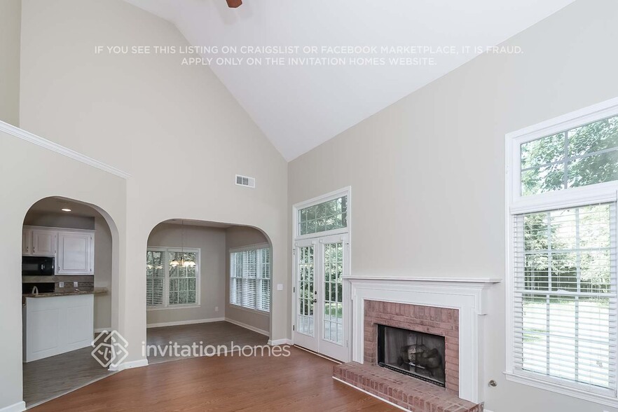 Building Photo - 3843 Laurel Dr NW