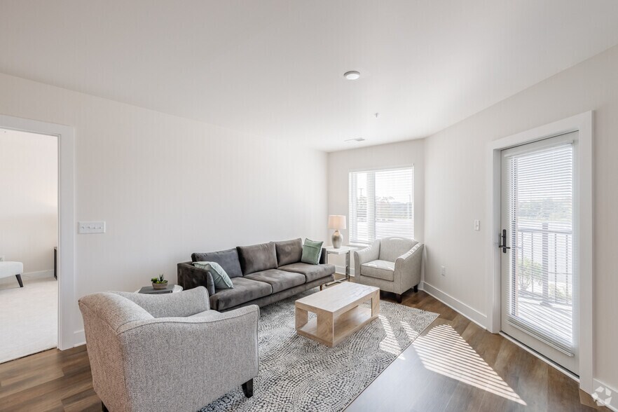 The Regency 1785 McKees Rocks Rd McKees Rocks PA 15136 Apartment Finder