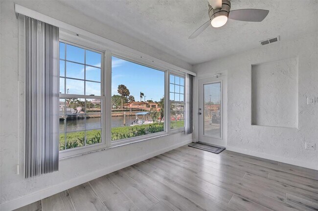 Building Photo - 9819 Hernando Ct