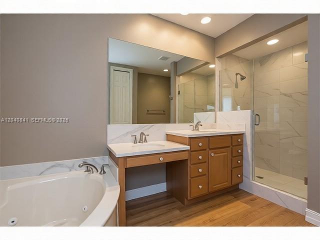 Building Photo - 10130 Bellavista Cir