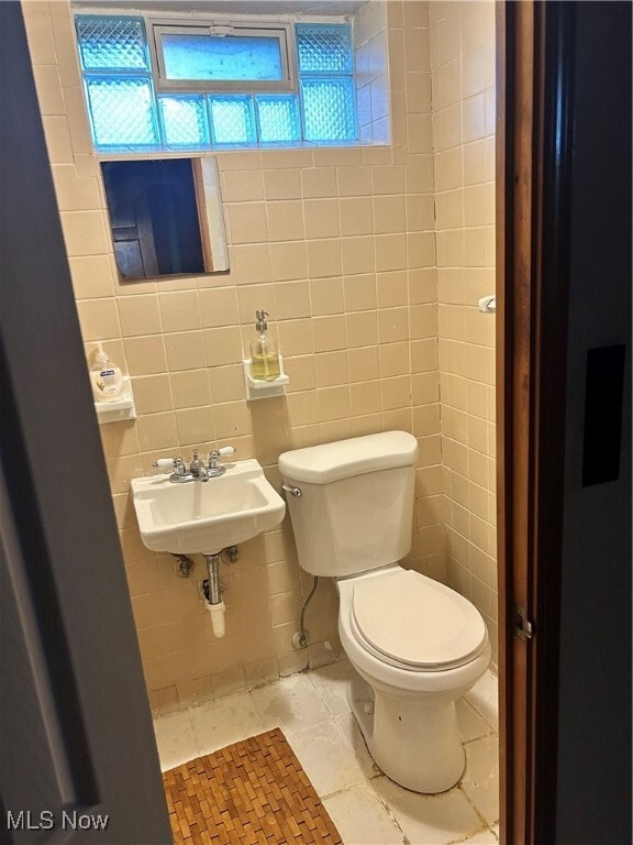 Building Photo - 5656 Shawnee Rd