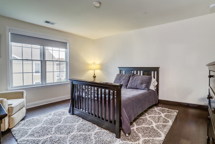 Building Photo - 22 Silent Nest Way