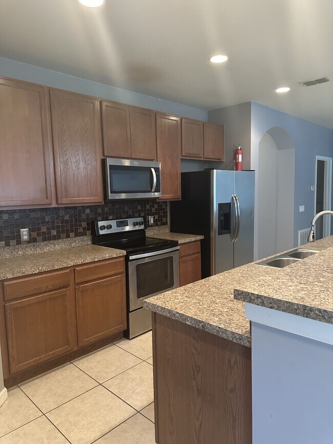 Building Photo - 464 Dryden Cir