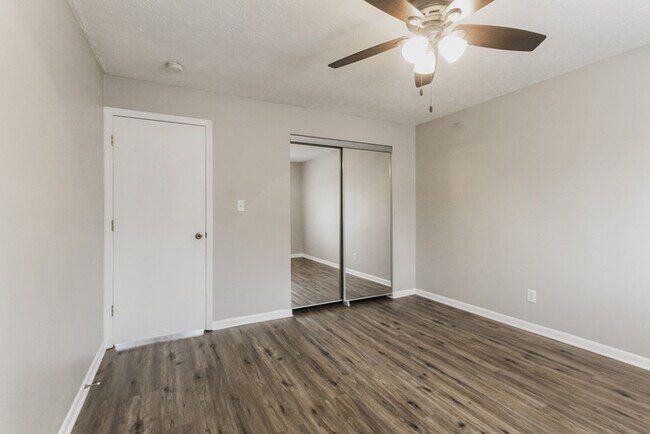 Building Photo - Stunning 3 Bedroom Home