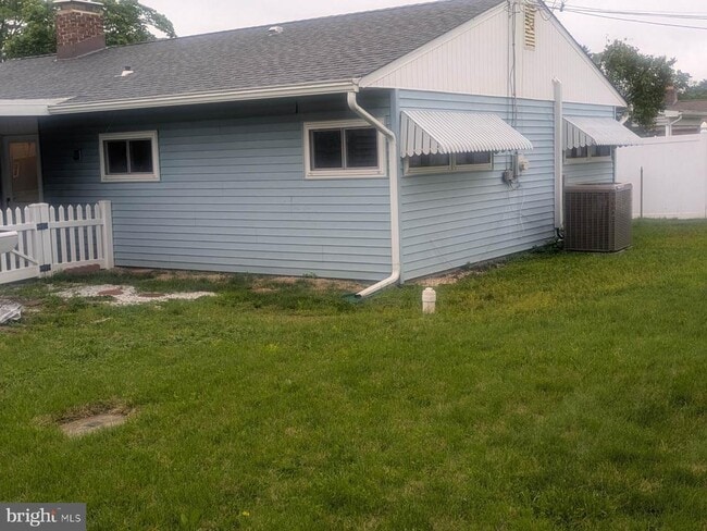 Building Photo - 25 Glenwood Ln