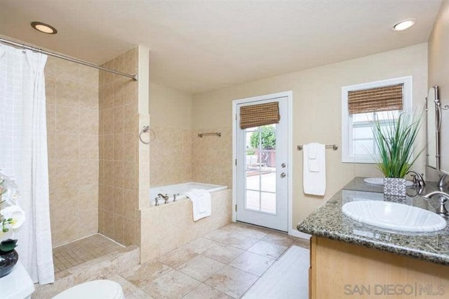 Building Photo - 4848 Diane Ave