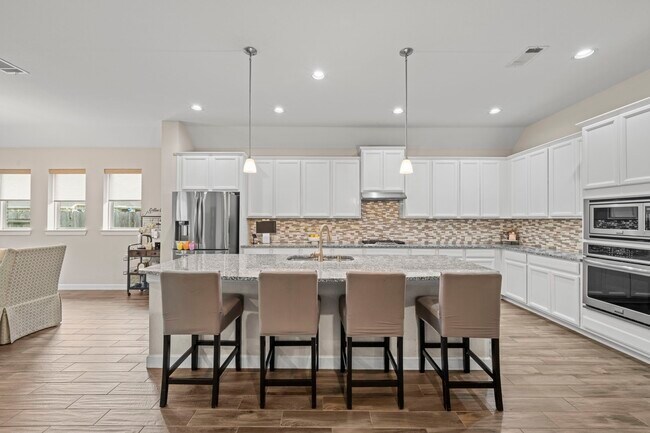 Building Photo - 6811 Andorra Cove Cir