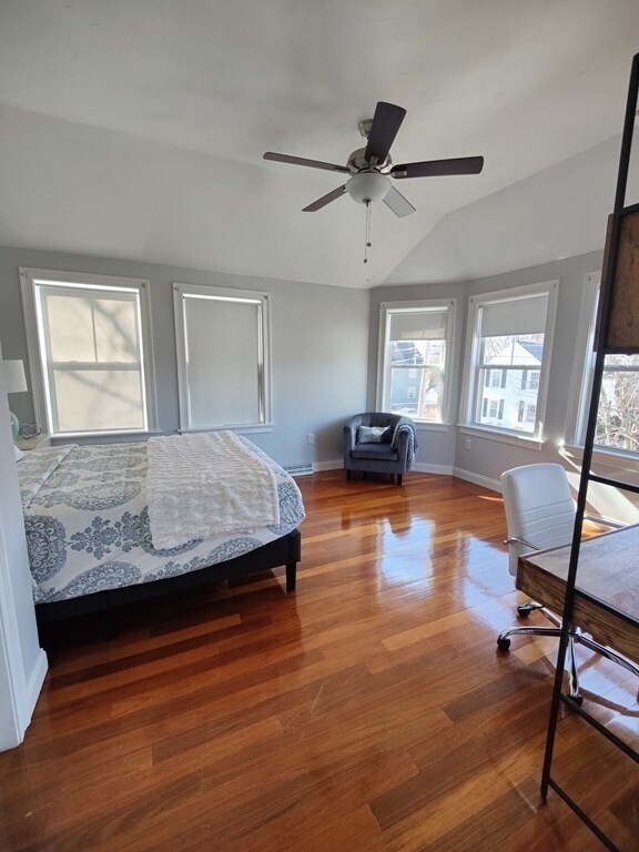 Building Photo - 36 Monroe St