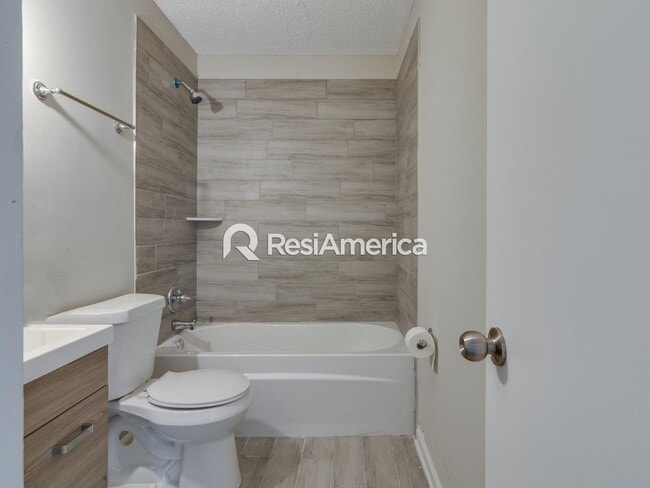 Building Photo - Fully renovated 3BR/2BA with fenced in yard