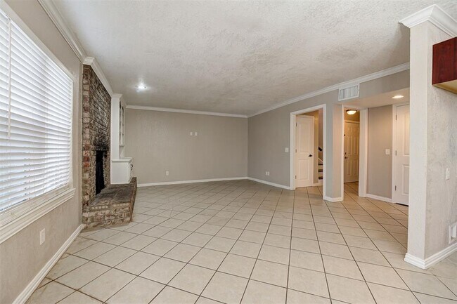 Building Photo - 6419 NW 63rd St