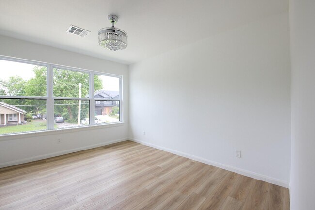 Building Photo - 107 N Atlanta St
