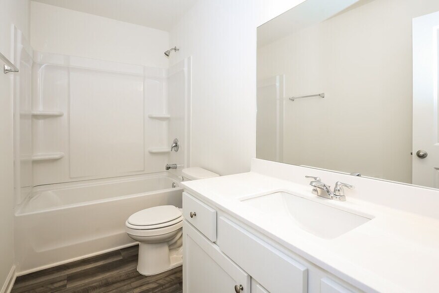 Building Photo - 153 Hargrave Ave