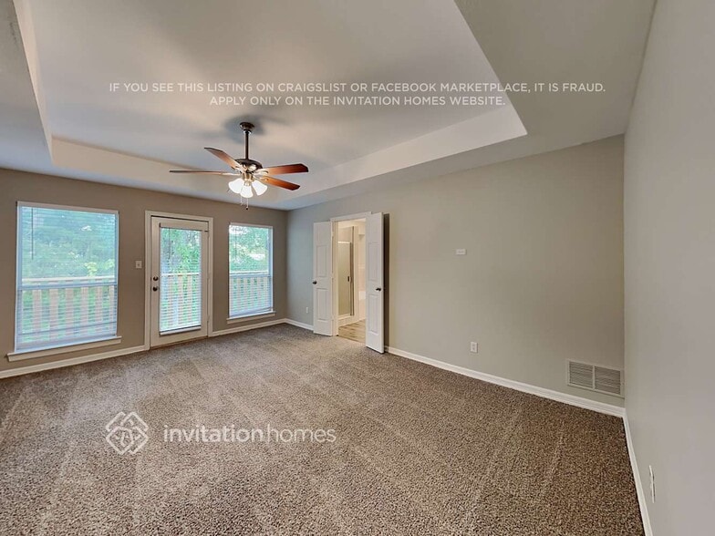 Building Photo - 317 Valiant Dr