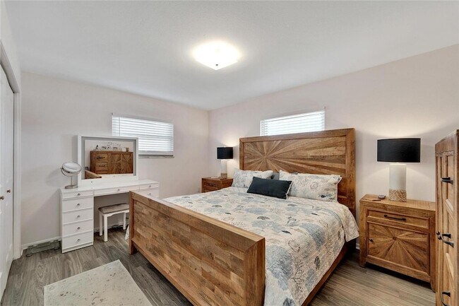 Building Photo - 1216 Hacienda Dr