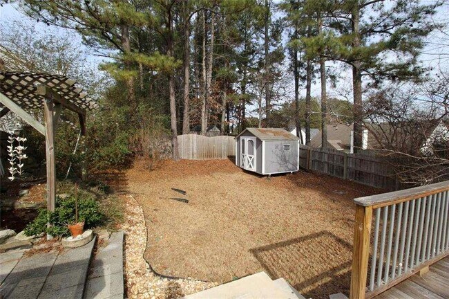 Building Photo - 1975 Heatherton Rd