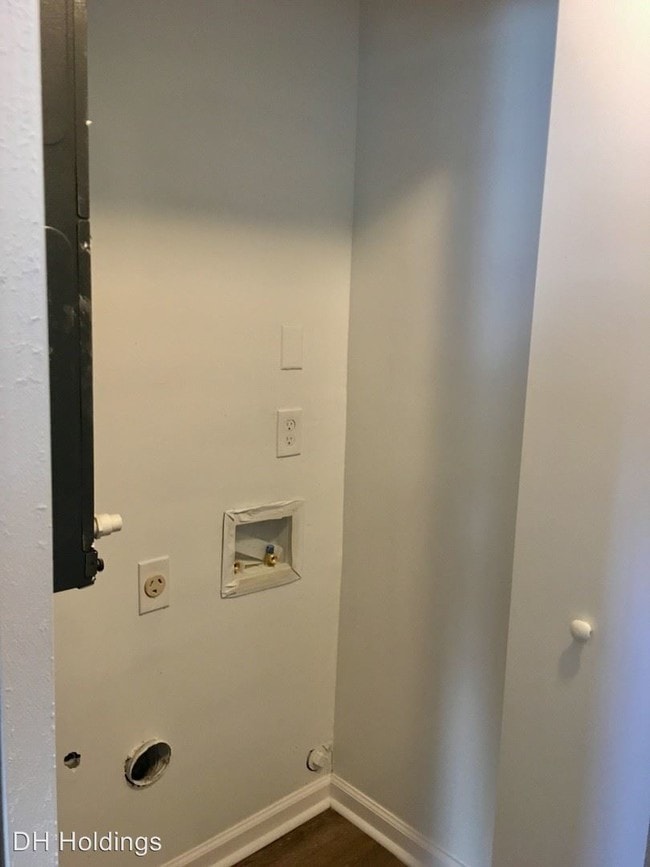 Building Photo - 4100 Sail Ct