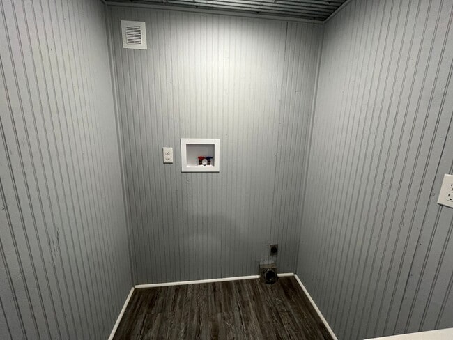 Building Photo - 1 Bedroom 1 Bathroom in Southside STRICT NO PETS