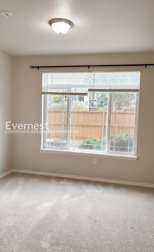 Building Photo - 3 Bed & 2 Bath Condo in Fort Collins / Coming Soon!