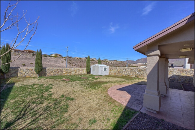 Building Photo - 7077 Luz De Sol Dr