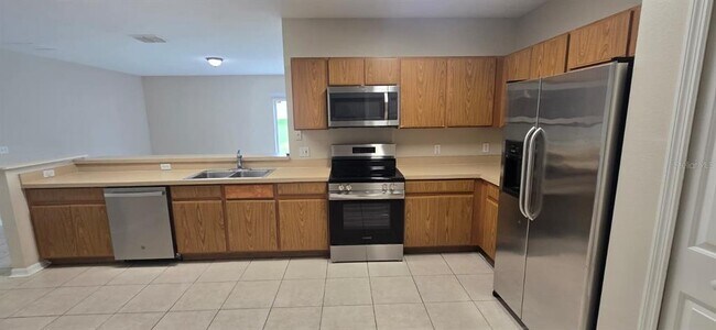 Building Photo - 911 Gloucester Ct