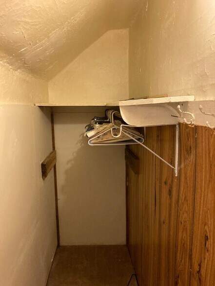 Building Photo - 1015 Manitou Ave