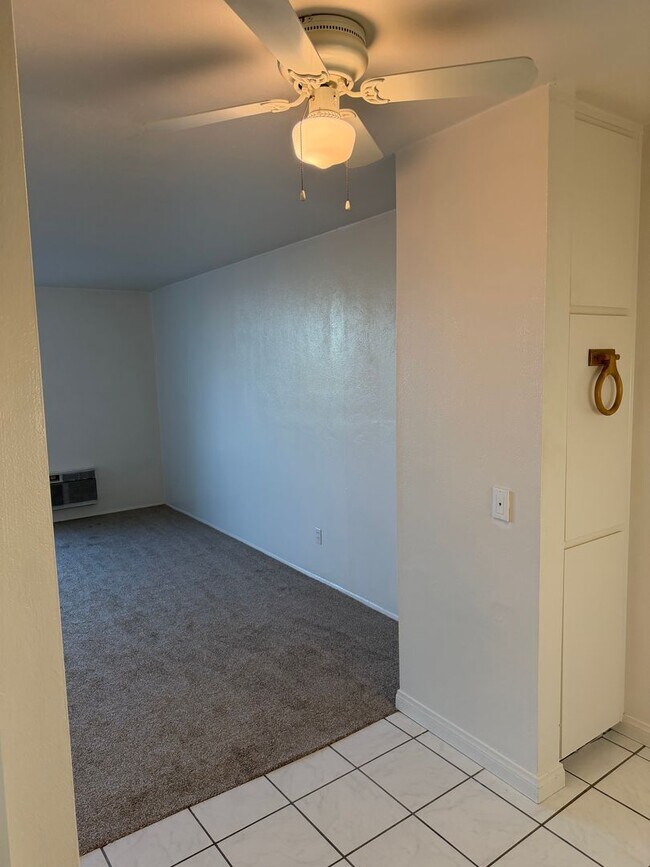 Building Photo - 3050 Rue D’Orleans