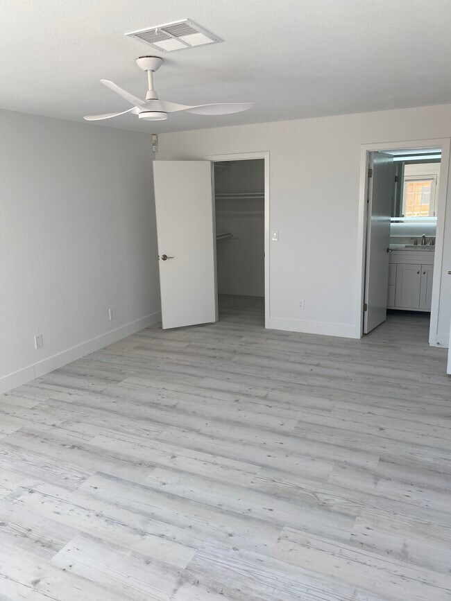 Building Photo - 9653 S 44th St