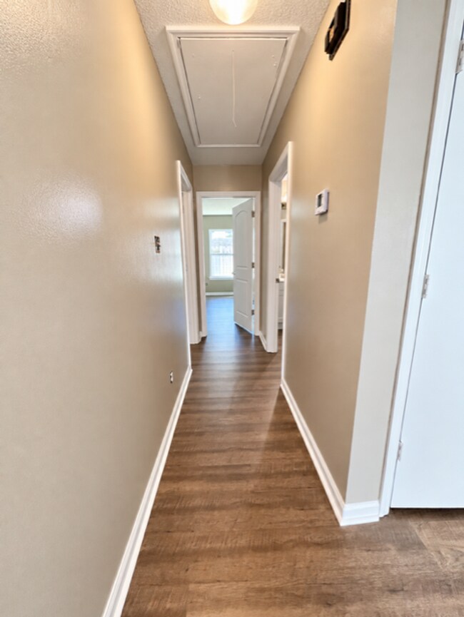 Building Photo - 23 Daveitta Dr