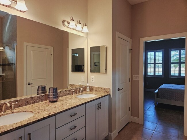 Building Photo - Seasonal Short-Term Single Family located at Sarasota National Golf Club (Social Membership) with...