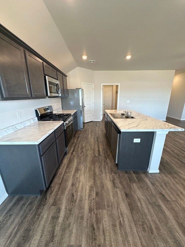 Building Photo - *NOW PRELEASING!* NEW Four Bedroom | Two Bath Home in Park Place