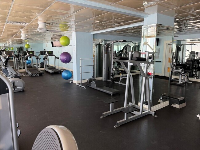 Building Photo - 3850 Galt Ocean Dr