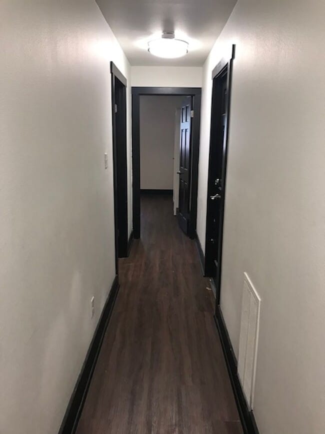 Building Photo - Breckenridge House