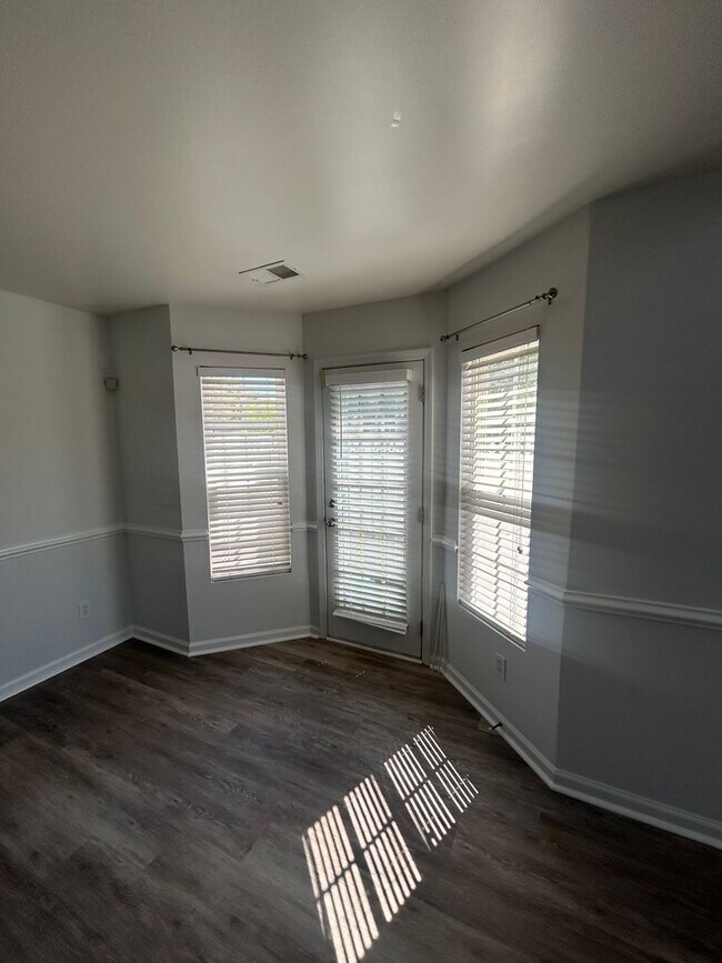 Building Photo - Great 4-Bedroom, 2.5-Bath