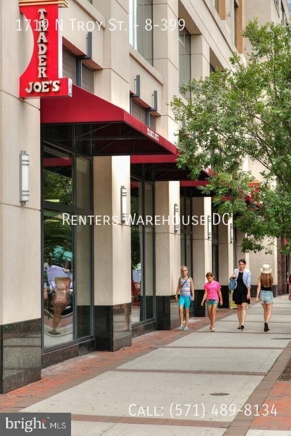 Building Photo - 1719 N Troy St