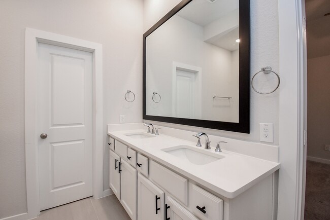 Building Photo - 16635 Bristol Steel Ln