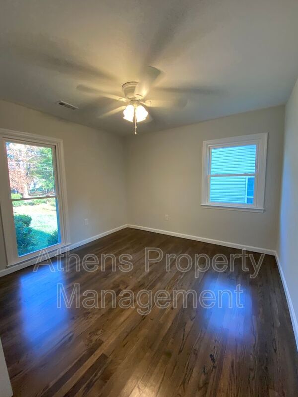 Building Photo - 255 Bailey St