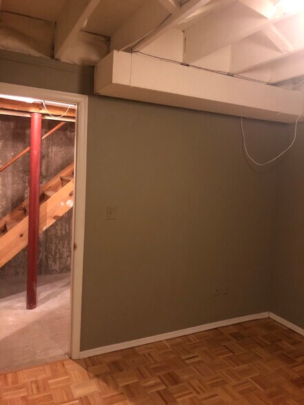 Building Photo - 842 Belmont Dr