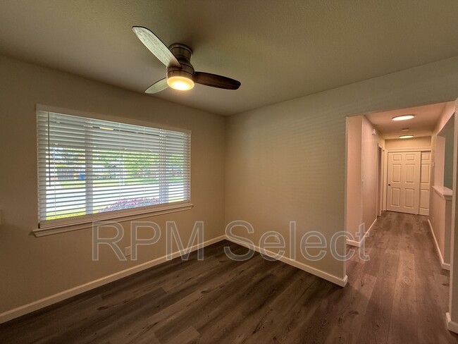 Building Photo - 1238 Woodfield Ave