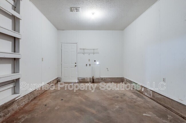 Building Photo - 636 SW 13th St