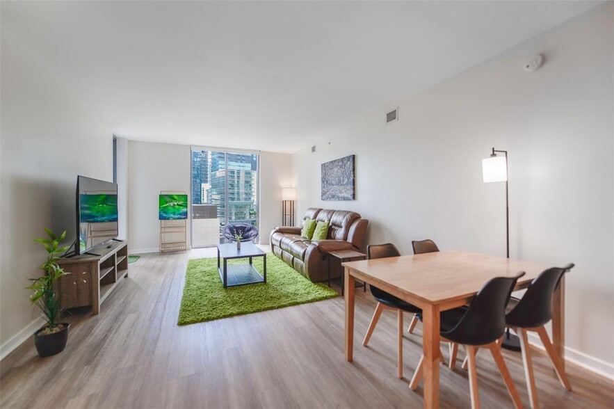 Building Photo - 31 SE 6th St