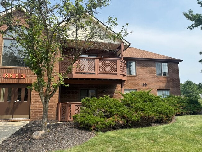 Primary Photo - 8655 Scenicview Dr