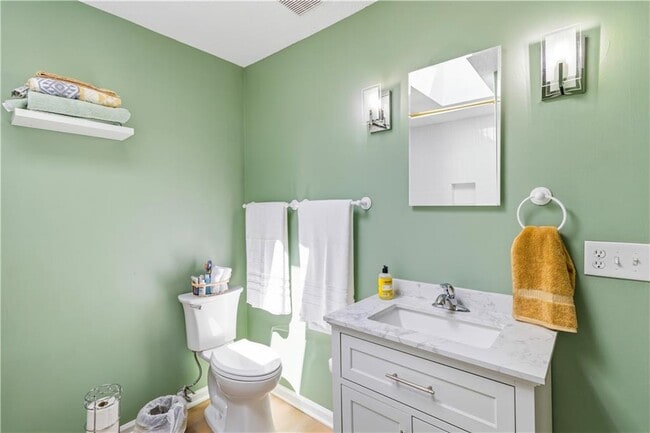 Building Photo - 1501 Colt Ridge Ln SE