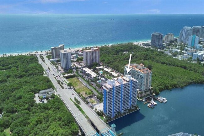 Building Photo - 2800 E Sunrise Blvd