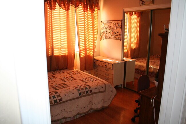 Building Photo - 8851 W Augusta Ave