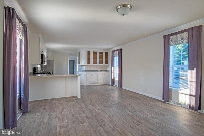 Building Photo - 22 Loxley Ln