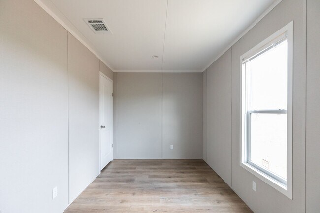 Building Photo - 178 Meadow Ln